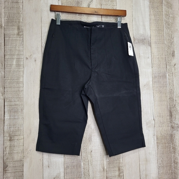 Old Navy Polished Pixie Black Capris Pants. Size 10 Petite - Picture 2 of 10